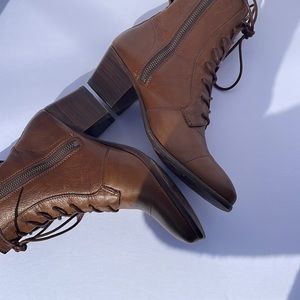 FRYE Courtney #71065 Boots -Brown Lace Up- Inside Zip with 2" Heel - Size 8